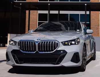 2024–pr. BMW 530i xDrive M Sport [North America] (G60) '2023–pr.