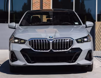 2024–pr. BMW 530i xDrive M Sport [North America] (G60) '2023–pr.