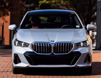 2024–pr. BMW 530i xDrive M Sport [North America] (G60) '2023–pr.