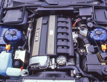 Bajo el capó BMW 530iX Enduro Touring (E34) '1993