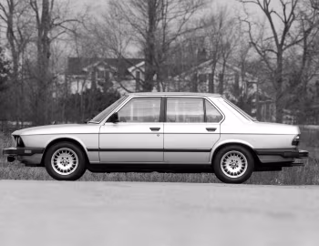 1983–84 BMW 533i [North America] (E28) '11.1982–11.1984