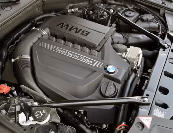 Bajo el capó BMW 535i Gran Turismo Luxury Line [Worldwide] (F07) '2013–17