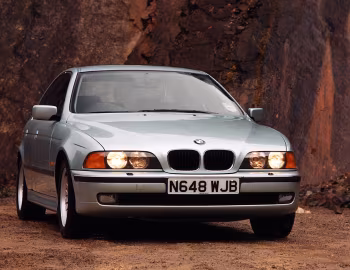 BMW 540i Sedan [UK-spec] (E39) '1996–2000