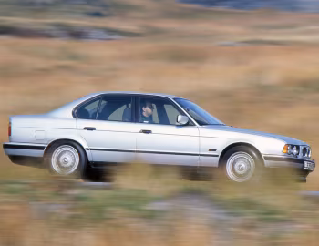 BMW 540i Sedan [UK-spec] (E34) '1992–95