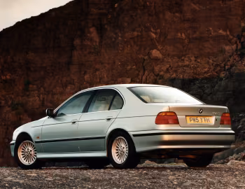 BMW 540i Sedan [UK-spec] (E39) '1996–2000