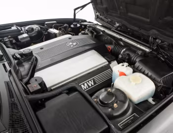 Bajo el capó BMW 540i Sedan [UK-spec] (E34) '1992–95