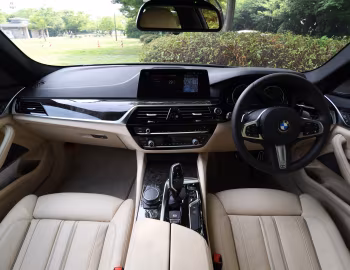 Panel frontal BMW 540i xDrive Touring M Sport [Japan] (G31) '2017–20