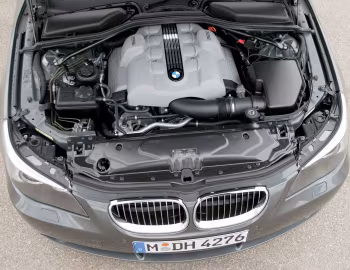 Bajo el capó BMW 545i Touring [Worldwide] (E61) '2004–05