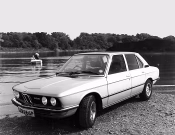 BMW 528 Sedan [UK-spec] (E12) '01.1975–08.1976