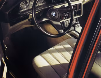 Інтэр'ер BMW 5 Series (E28) '04.1981–12.1987