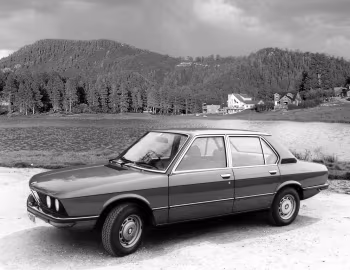 BMW 518 Sedan [UK-spec] (E12) '02.1975–08.1976