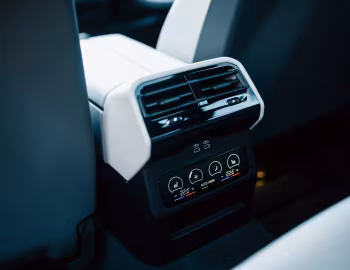 Interior BMW 523i [Japan] (G60) '2024–pr.