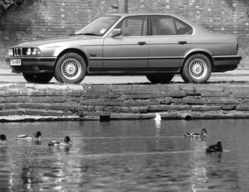 BMW 5 Series Sedan [UK-spec] (E34) '1988–95