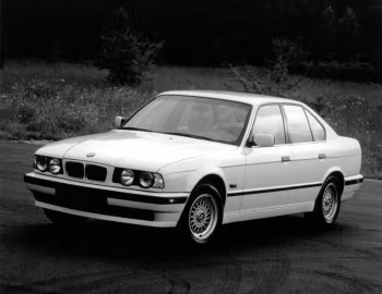 1993–95 BMW 530i Sedan [US-spec] (E34)