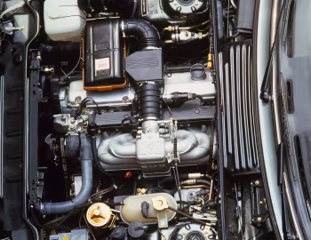 Пад капотам BMW 635CSi (E24) '05.1982–06.1987