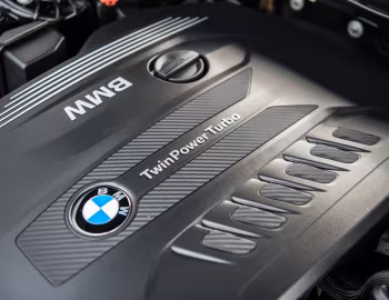 Bajo el capó BMW 630d Gran Turismo M Sport [UK-spec] (G32) '2017–20