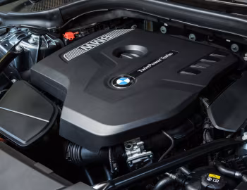 Bajo el capó BMW 630i Gran Turismo Luxury Line [Worldwide] (G32) '2017–20