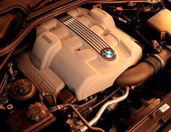 Bajo el capó BMW 645Ci Coupe [North America] (E63) '2004–07