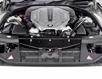 Пад капотам BMW 650i Cabrio [South Africa] (F12) '2011–15