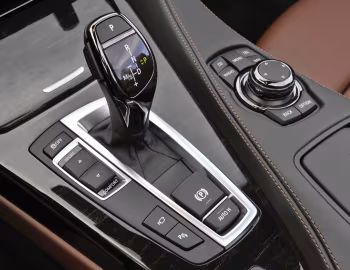 Интерьер 2012–15 BMW 650i Cabrio [North America] (F12) '2011–15