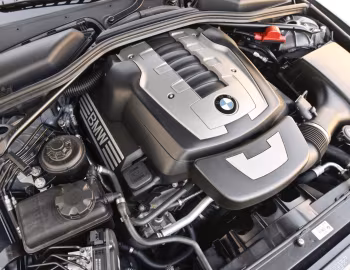Пад капотам 2009–11 BMW 650i Coupe [North America] (E63) '2008–11