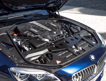 Bajo el capó BMW 650i Coupé M Sport (F13) '2015–17
