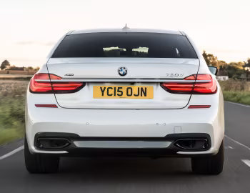 BMW 730d xDrive M Sport [UK-spec] (G11) '2015–19