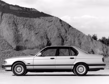 BMW 730i V8 [UK-spec] (E32) '1992–94
