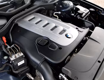 Bajo el capó BMW 730Ld [UK-spec] (E66) '2005–08