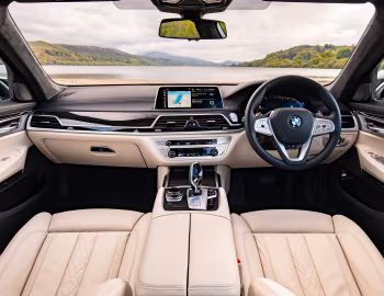 Panel frontal BMW 730Ld [UK-spec] (G12) '2019–22