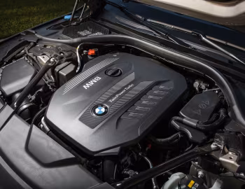 Bajo el capó BMW 730Ld xDrive Pure Excellence [Worldwide] (G12) '2015–19
