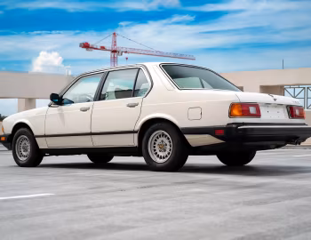 1983–84 BMW 733i [North America] (E23) '07.1982–83