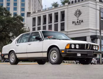 1983–84 BMW 733i [North America] (E23) '07.1982–83