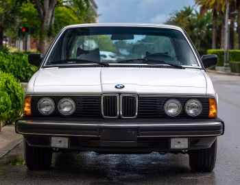 1983–84 BMW 733i [North America] (E23) '07.1982–83