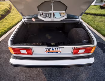 后备箱 1978–82 BMW 733i [North America] (E23) '10.1977–07.1982
