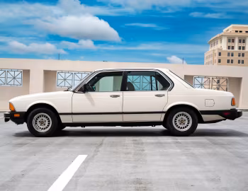 1983–84 BMW 733i [North America] (E23) '07.1982–83