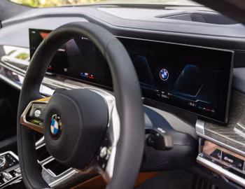 Камбінацыя прыбораў BMW 735i [Singapore] (G70) '2022–н.ч.