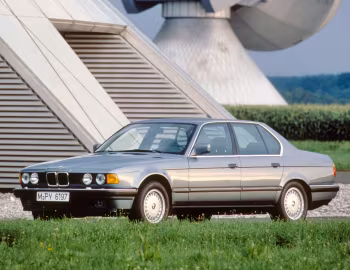 BMW 735i [Worldwide] (E32) '09.1986–09.1992