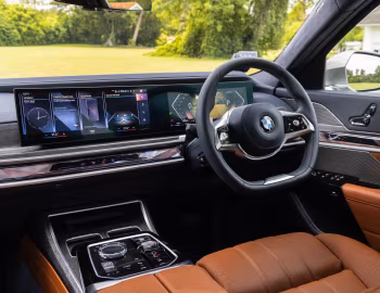 Інтэр'ер BMW 735i [Singapore] (G70) '2022–н.ч.