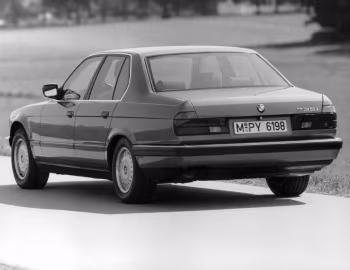 BMW 735i [Worldwide] (E32) '09.1986–09.1992