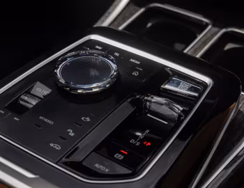 Інтэр'ер BMW 735i [Singapore] (G70) '2022–н.ч.