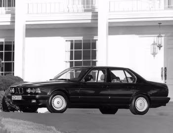 BMW 735i [Worldwide] (E32) '09.1986–09.1992