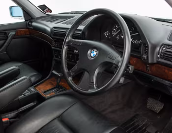 Panel frontal BMW 735i [UK-spec] (E32) '1986–92