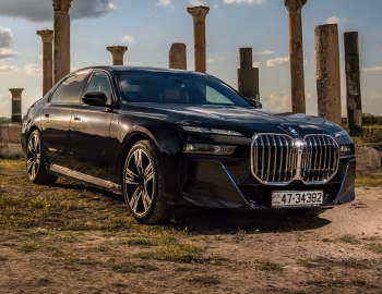 BMW 735i M Sport [Middle East] (G70) '2022–pr.