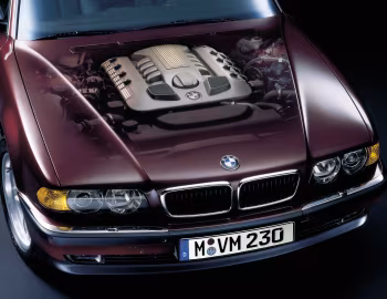 Bajo el capó BMW 740d [Worldwide] (E38) '09.1998–2001
