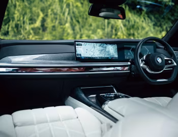Panel frontal BMW 740d xDrive [Japan] (G70) '2022–pr.
