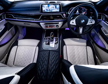 Panel frontal BMW 740d xDrive M Sport [Japan] (G11) '2019–22