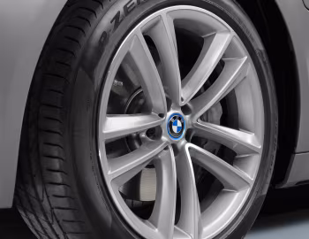 BMW 740e iPerformance [Worldwide] (G11) '2016–19