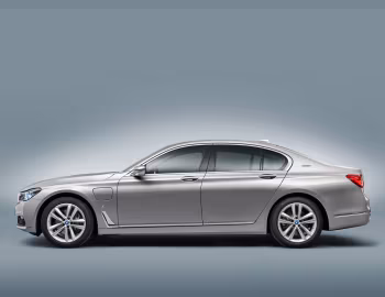BMW 740e iPerformance [Worldwide] (G11) '2016–19