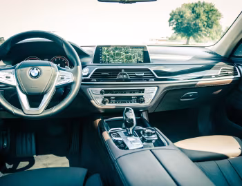 Panel frontal 2016–19 BMW 740i [North America] (G11) '2015–19